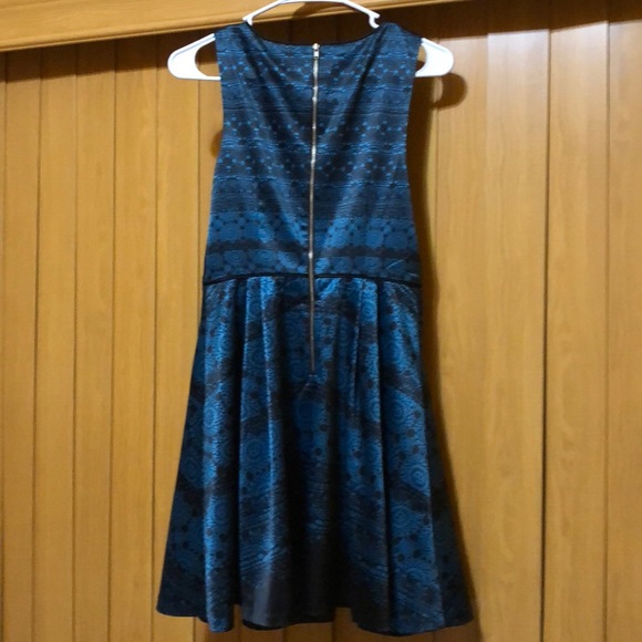 The Limited Special Occasion Dress - Picture 5 of 7